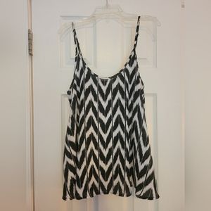 Apt 9 zigzag tank top